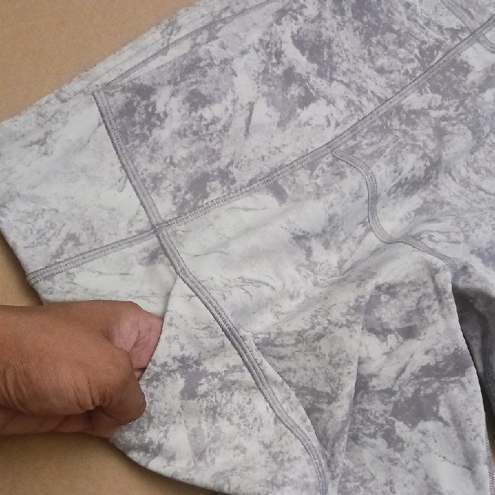 lululemon athletica Gray Patterned Leggings - Picture 12 of 13